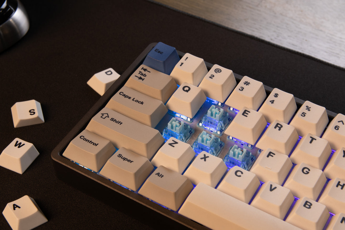 SUS65 - #011 - Titanium